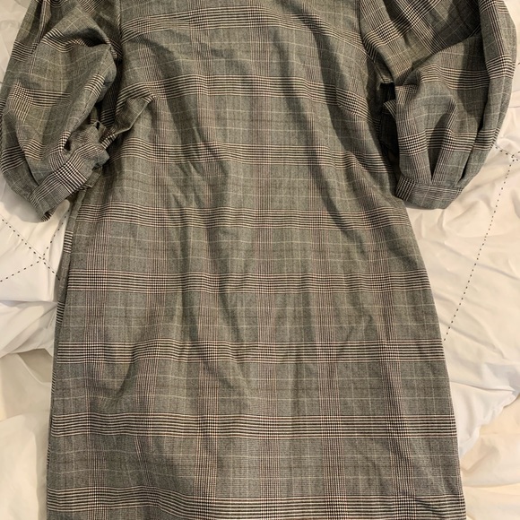 Dress - Picture 3 of 4